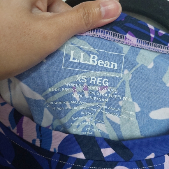 L.L Bean SunSmart UPF 50+ Tropical Print Sun Shirt Size XS - Picture 2 of 6